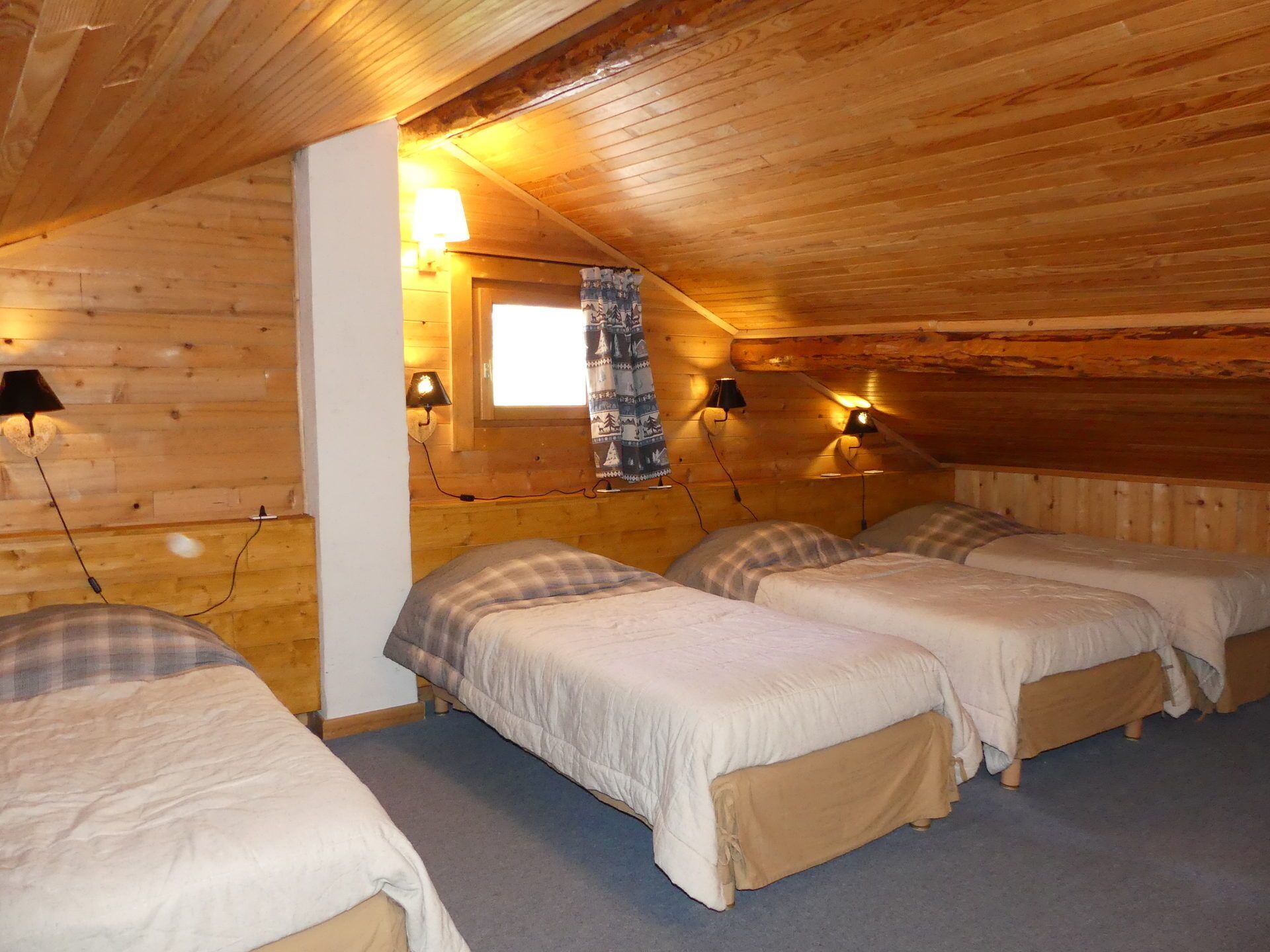 4 chambres, fer et planche à repasser, Wi-Fi, draps fournis