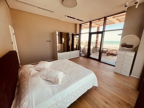 2 bedrooms, iron/ironing board, internet