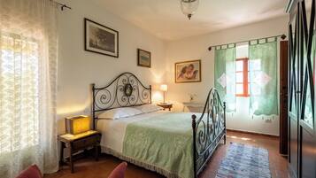 Hochwertige Bettwaren, kostenloses WLAN, Bettwäsche