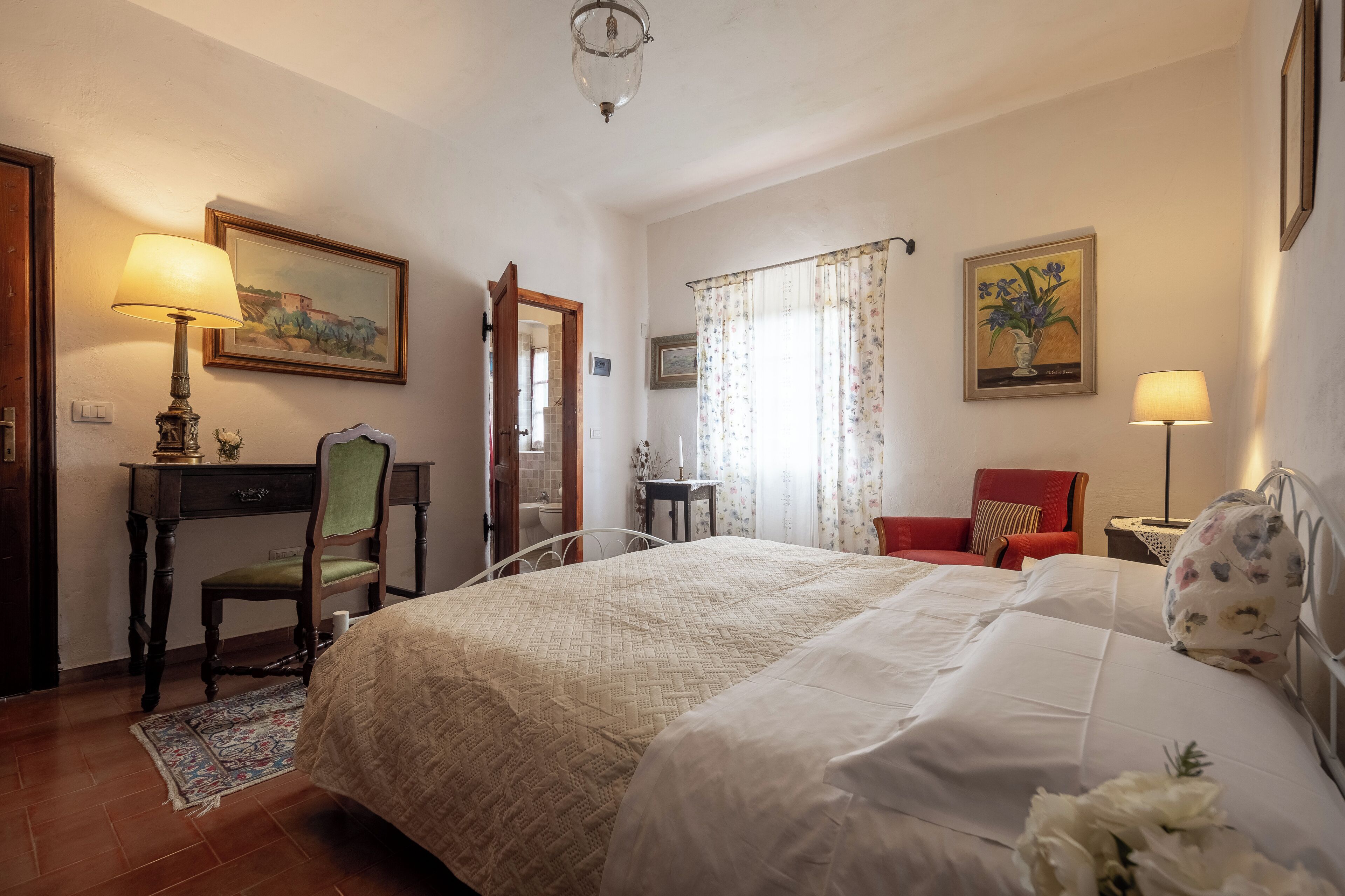 Classic-Doppelzimmer | Hochwertige Bettwaren, kostenloses WLAN, Bettwäsche