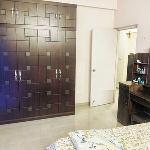 2 makuuhuonetta, silitysrauta/-lauta, Wi-Fi