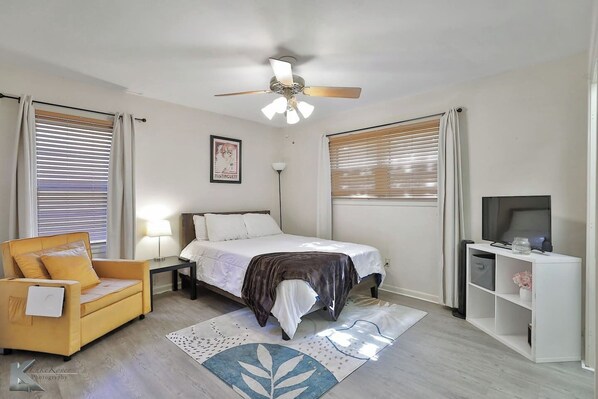 3 bedrooms, WiFi, bed sheets