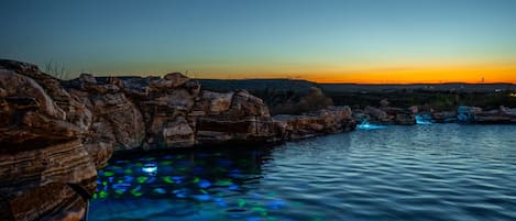 Een verwarmd zwembad