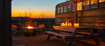 Oasis Pool- Schoolie | Heated Pool and Hot Tub!