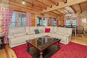 TV, fireplace, video games - Keaton'sStarSpangled: HotTub*Wifi*Fireplace*Outside Dining*Game Room*Wooded View (Pigeon Forge)