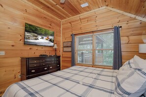 5 bedrooms, iron/ironing board, free WiFi, bed sheets