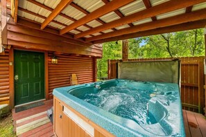 Bañera de hidromasaje al aire libre