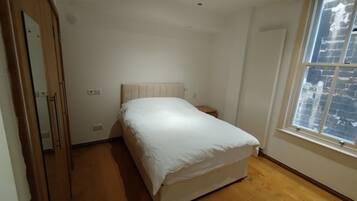 2 bedrooms, iron/ironing board, free WiFi