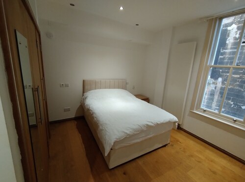 Central Spacious apartment located in the heart of it all!