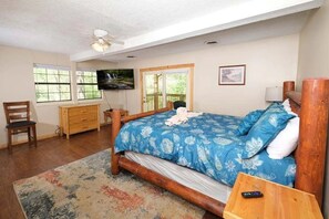 6 bedrooms, iron/ironing board, free WiFi, bed sheets