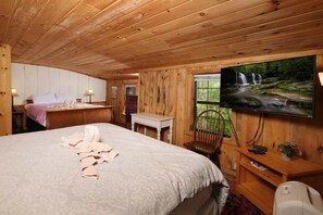 6 bedrooms, iron/ironing board, free WiFi, bed sheets