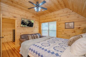 3 bedrooms, iron/ironing board, free WiFi, bed sheets