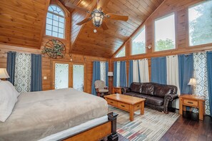 7 bedrooms, iron/ironing board, free WiFi, bed sheets