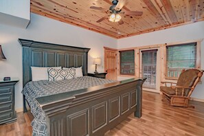 5 bedrooms, iron/ironing board, free WiFi, bed sheets