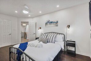 4 soverom, skrivebord, strykejern/-brett og wi-fi