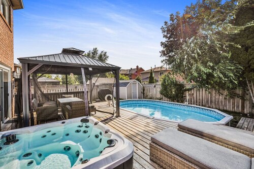 Luxe 4BR Retreat w/ Heated Pool, Hot Tub & BBQ