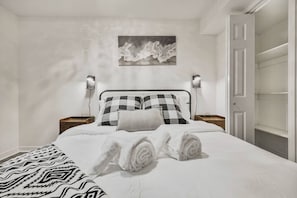 1 habitación, escritorio, tabla de planchar con plancha y wifi 