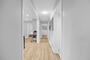 3 Schlafzimmer, Schreibtisch, Bügeleisen/Bügelbrett, WLAN