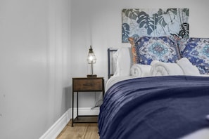 3 Schlafzimmer, Schreibtisch, Bügeleisen/Bügelbrett, WLAN