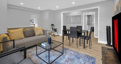 Stylish 3 BR Apt w/ Free Parking, Wifi & Patio