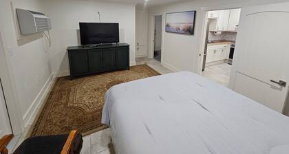 New build 1 bed apartment with full size bathroom and kitchen.