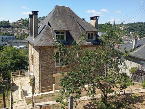 Renovated, air-conditioned apartment