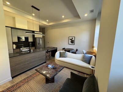 *NEW Luxury 2B/1B Downtown Halifax