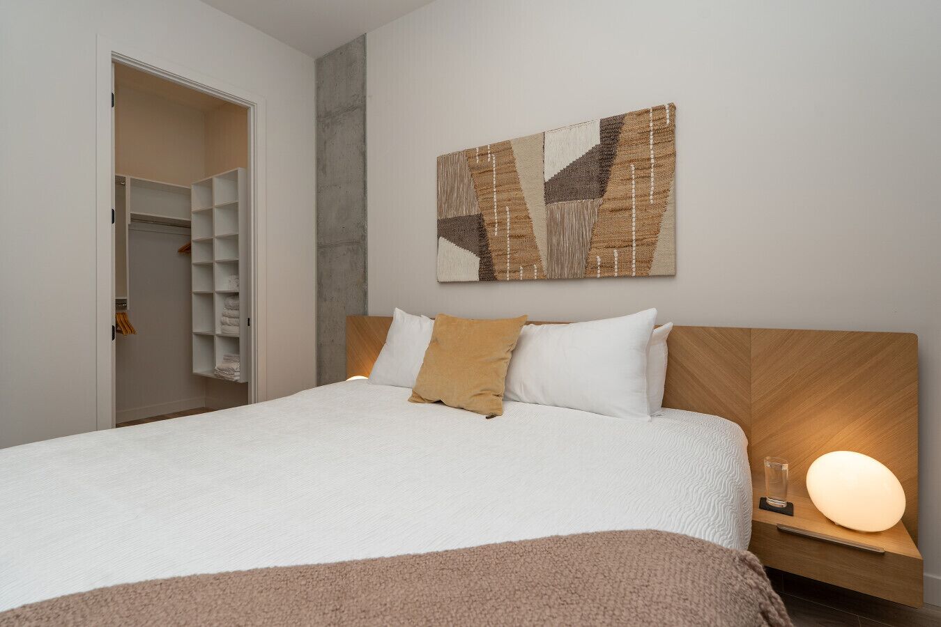 2 bedrooms, desk, iron/ironing board, travel cot