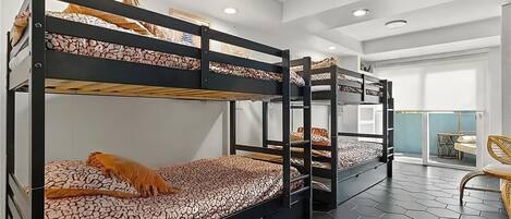 3 chambres, bureau, fer et planche Ă repasser, accĂšs au Wi-Fi (inclus)