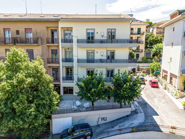 Bagian depan properti