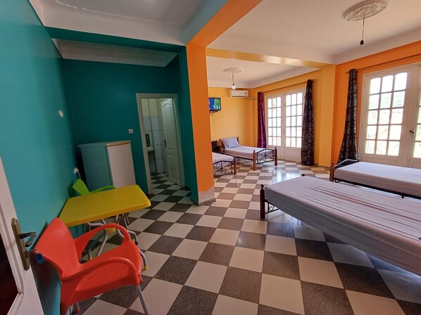 16 chambres, Wi-Fi, draps fournis