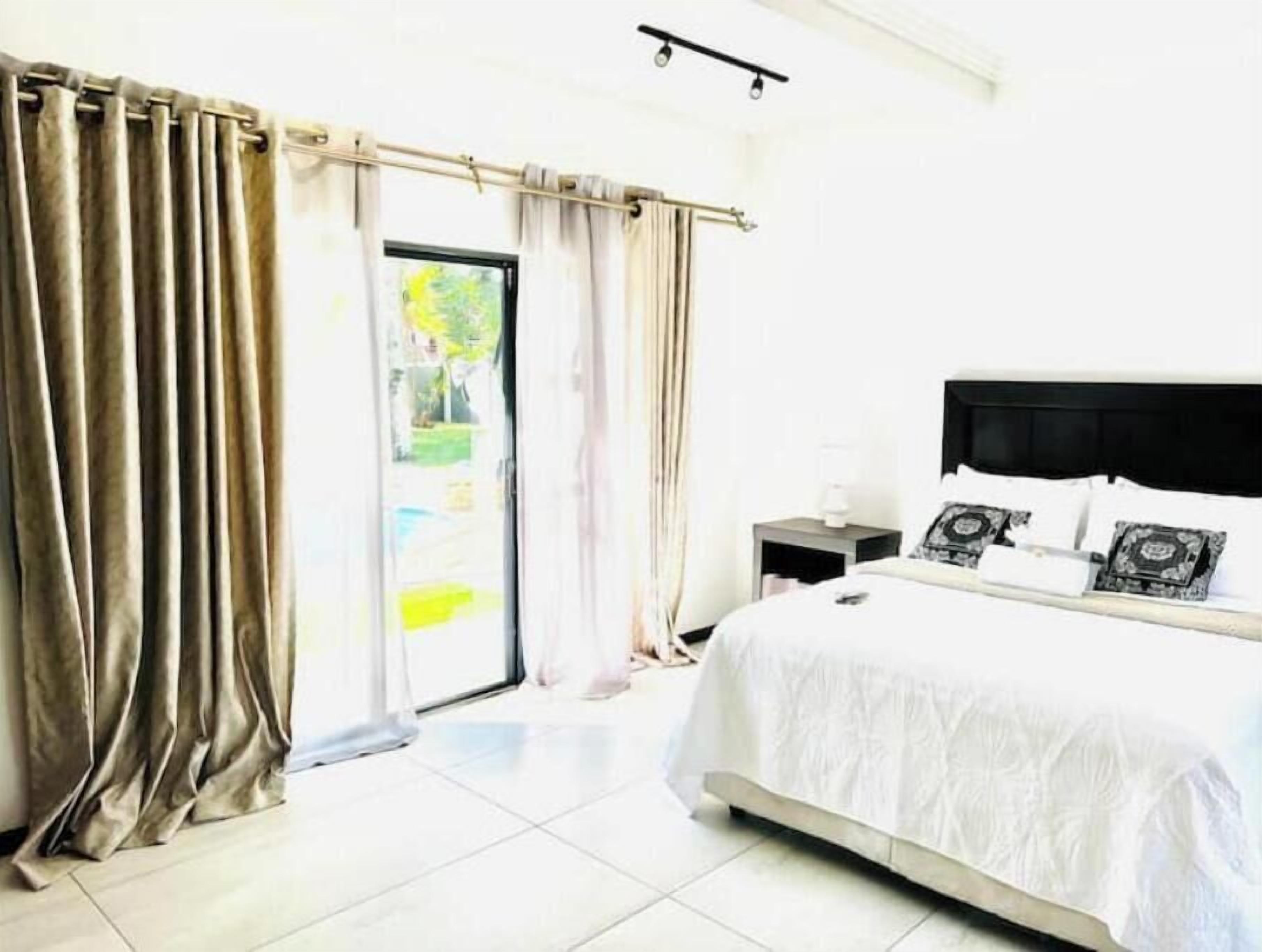 6 chambres, fer et planche à repasser, Wi-Fi, draps fournis