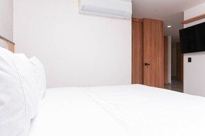 1 bedroom, desk, iron/ironing board, free WiFi