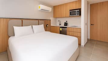 1 habitación, escritorio, tabla de planchar con plancha y wifi gratis