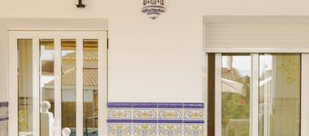 Rural House Señorío de Ves for 19 people with swimming pool, barbecue and leisure area.