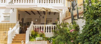 Rural House Señorío de Ves for 17 people with swimming pool, barbecue and leisure area.