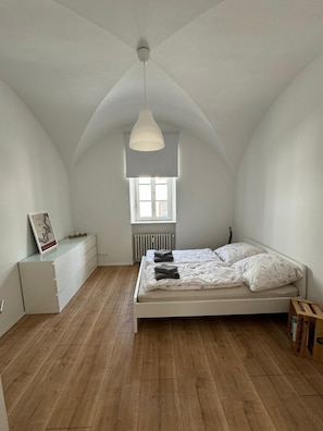1 habitación, wifi y ropa de cama
