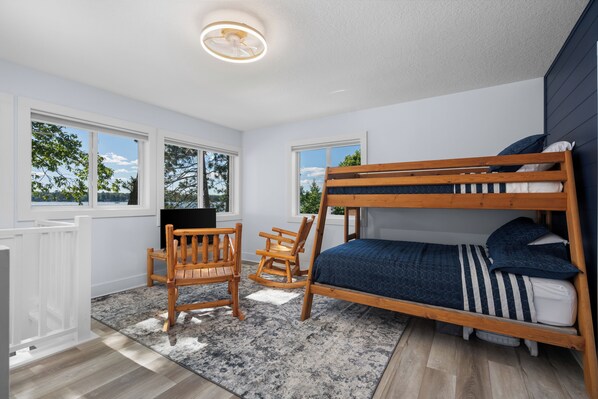 3 bedrooms, iron/ironing board, travel cot, free WiFi