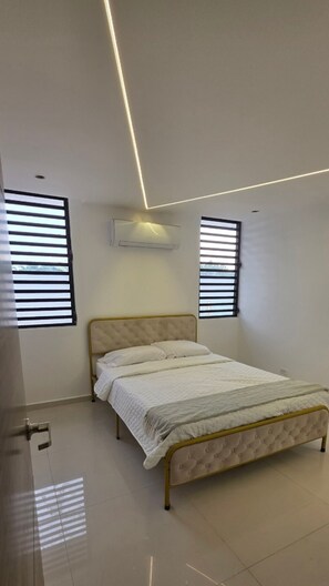 6 habitaciones, internet y ropa de cama 