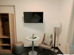 Twin Room, Non Smoking | Desk, free WiFi, bed sheets - DH Hotel Deutsches Haus Mittweida (Mittweida)