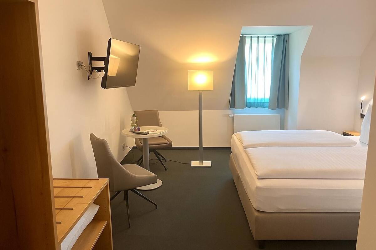 Skrivbord, gratis wi-fi och sängkläder
