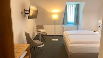 Schreibtisch, kostenloses WLAN, Bettwäsche