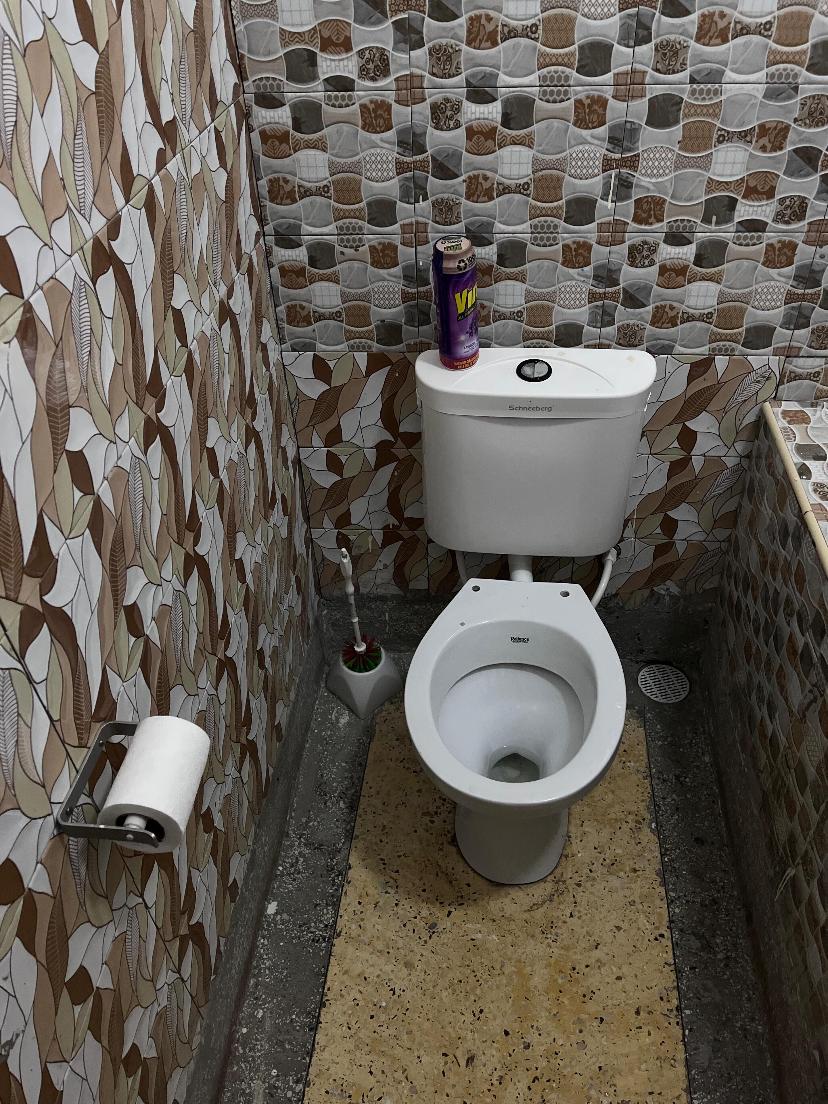 Serviettes fournies, savon, papier toilette