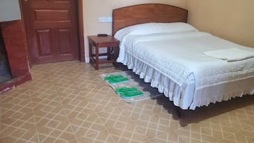 9 bedrooms, iron/ironing board, WiFi