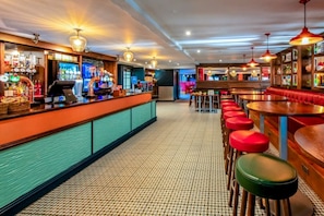 Bar (on property) - Dune Haven Luxury Beachside Lodge (Lossiemouth)
