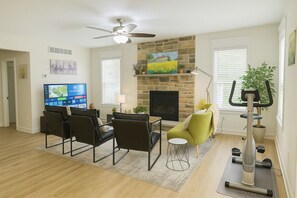 スマートテレビ、暖炉