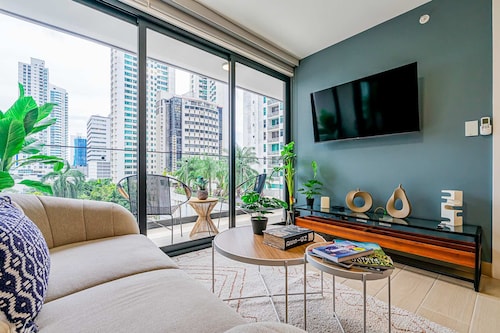 w Bright 1BR w Private Balcony in San Francisco