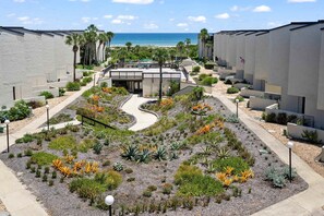 Apartment | 2 bedrooms, Internet - Direct Ocean View Steps to Beach Modern Updates (St. Augustine)