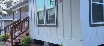 Beautiful 2-bedroom house with full kitchen in Lake Charles