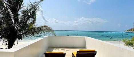 Comfort Suite, Ocean View | Terrace/patio